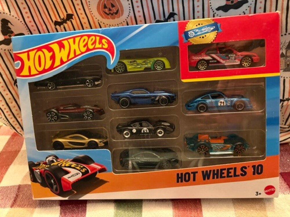 Hot Wheels 10 Toy Cars Set Mattel Die-Cast Collectible Vehicles